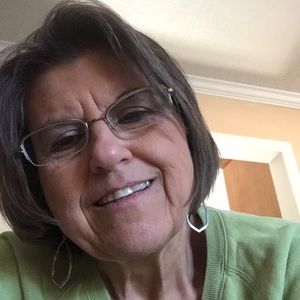 Meet your Posher, Debbie